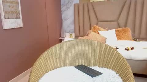 Snapshot of milla_davis chatting on February 28, 8:28 pm MILLA online show from February 28, 8:28 pm