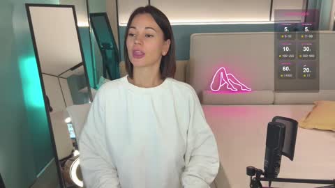 Mila online show from February 18, 10:25 pm