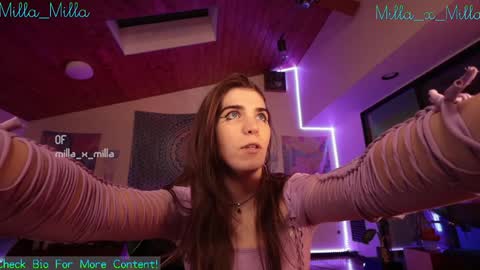 milla_milla online show from December 6, 6:15 am