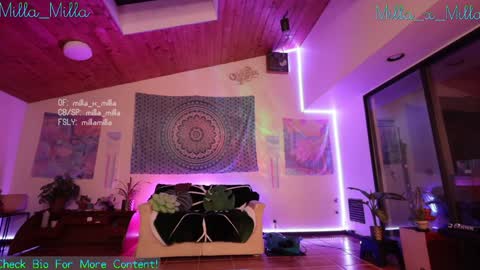 milla_milla online show from December 16, 12:59 am