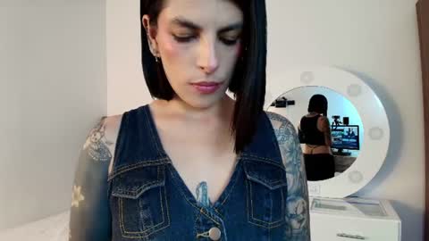 Snapshot of milla_pixxie chatting on July 20, 2:04 am Milagros online show from July 20, 2:04 am