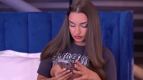 Snapshot of milla_serene chatting on October 15, 4:12 am Milla online show from October 15, 4:12 am