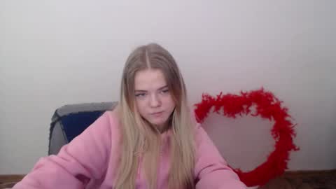 Snapshot of millaloveli chatting on February 28, 8:26 am millaloveli online show from February 28, 8:26 am