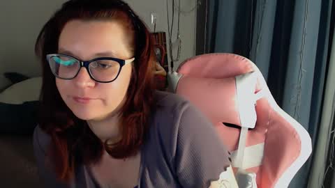 Milla online show from December 9, 4:05 pm