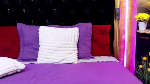 Snapshot of millavixen chatting on July 19, 3:10 am MillaVixen online show from July 19, 3:10 am