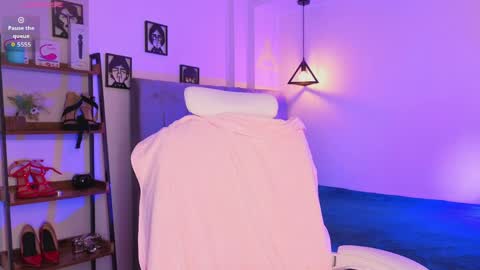 miller_vanessa_ online show from April 4, 2:14 pm