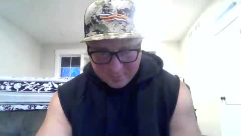 Snapshot of millertimenow34 chatting on May 6, 1:03 am millertime feet bigcock hairy straight muscles online show from May 6, 1:03 am