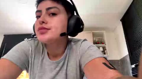 Snapshot of milley_rose chatting on October 21, 1:45 pm Im girl my name is Johana online show from October 21, 1:45 pm