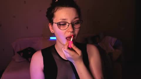 Millie online show from June 3, 12:30 pm