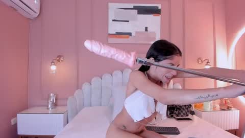 millie  online show from April 22, 3:31 am