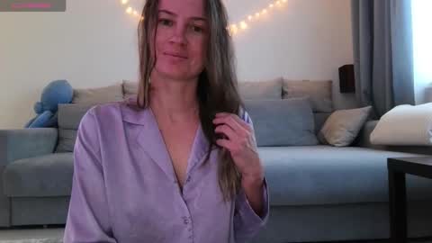 Snapshot of milly_browski chatting on October 20, 1:44 pm milly_browski online show from October 20, 1:44 pm