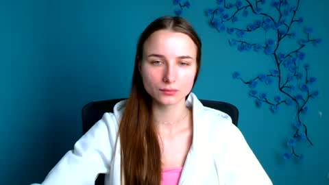 Snapshot of milly_liss chatting on June 17, 5:32 am Milly online show from June 17, 5:32 am