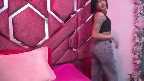 Snapshot of milly_print chatting on February 20, 2:40 am Milly Print online show from February 20, 2:40 am