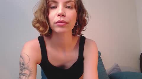 Snapshot of milly_ross23 chatting on October 5, 8:23 am Milly online show from October 5, 8:23 am