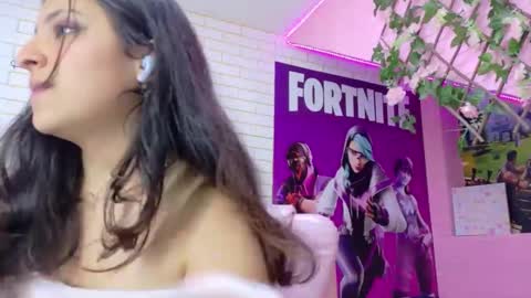 Snapshot of millybell303av chatting on February 18, 12:12 pm millybell303av online show from February 18, 12:12 pm