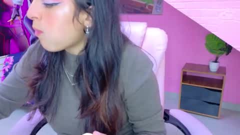 Snapshot of millybell303av chatting on February 22, 2:48 pm millybell303av online show from February 22, 2:48 pm