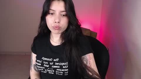 Snapshot of millyx_ chatting on June 21, 2:30 pm Emily online show from June 21, 2:30 pm