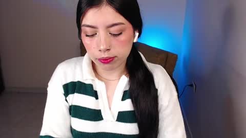 Snapshot of millyx_ chatting on June 22, 11:57 pm Emily online show from June 22, 11:57 pm