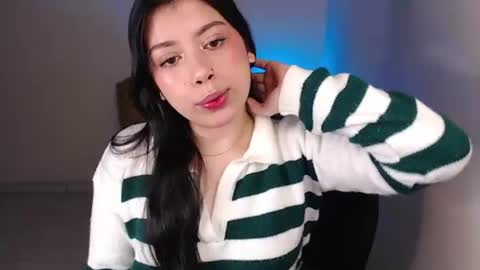 Snapshot of millyx_ chatting on July 6, 11:40 pm Emily online show from July 6, 11:40 pm