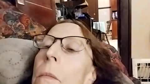 Snapshot of miloanj chatting on December 18, 2:50 am miloanj online show from December 18, 2:50 am