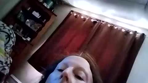 Snapshot of miloanj chatting on April 20, 6:20 pm miloanj online show from April 20, 6:20 pm
