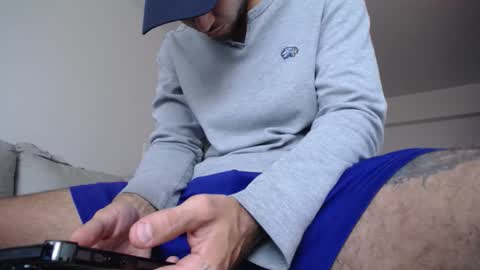 Snapshot of milostructor chatting on February 26, 12:15 pm miloslove online show from February 26, 12:15 pm