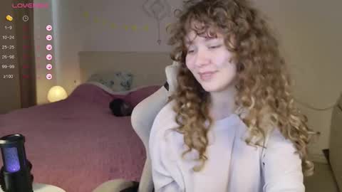 milounee online show from February 10, 6:50 am