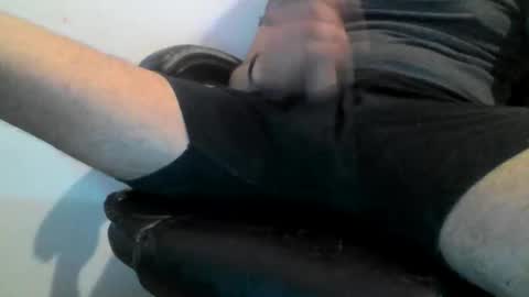 Snapshot of milowolf69 chatting on February 7, 7:01 am milowolf69 online show from February 7, 7:01 am