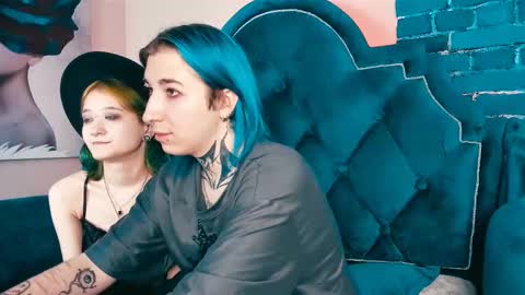 Snapshot of milten_trish chatting on December 11, 5:15 pm milten_trish online show from December 11, 5:15 pm