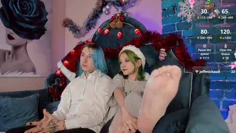 Snapshot of milten_trish chatting on December 16, 8:37 pm milten_trish online show from December 16, 8:37 pm
