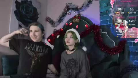 Snapshot of milten_trish chatting on December 19, 8:13 pm milten_trish online show from December 19, 8:13 pm