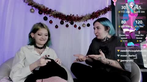 Snapshot of milten_trish chatting on January 4, 1:10 am milten_trish online show from January 4, 1:10 am