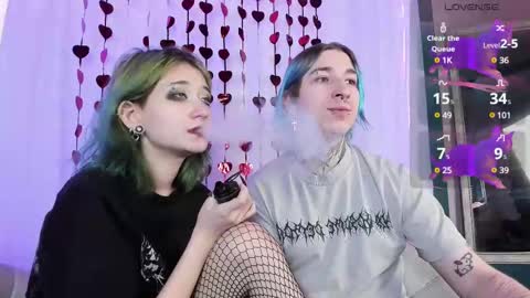 Snapshot of milten_trish chatting on February 25, 7:58 pm milten_trish online show from February 25, 7:58 pm