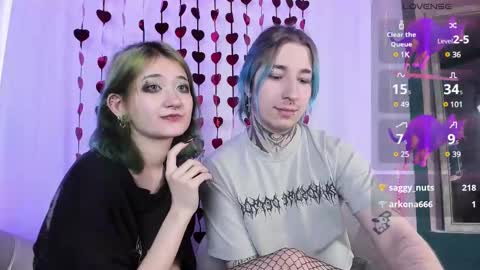 Snapshot of milten_trish chatting on February 25, 11:00 pm milten_trish online show from February 25, 11:00 pm