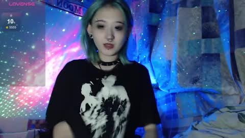 Snapshot of milten_trish chatting on September 30, 4:12 pm milten_trish online show from September 30, 4:12 pm