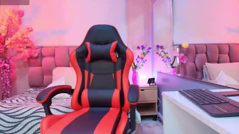  Milu Belucci  online show from February 4, 1:17 pm