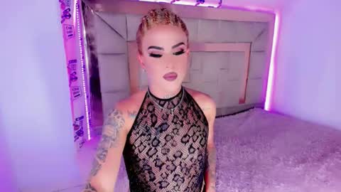 kendall online show from February 6, 2:27 am