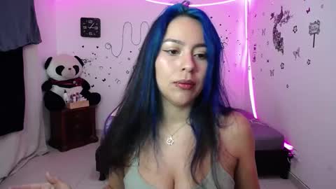 Snapshot of milusolers chatting on December 2, 11:15 am Milusolers online show from December 2, 11:15 am