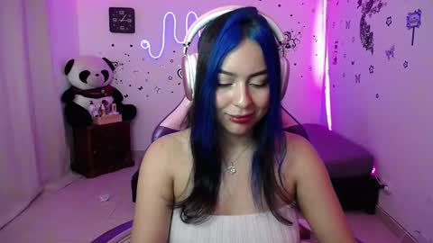 Snapshot of milusolers chatting on December 5, 6:48 pm Milusolers online show from December 5, 6:48 pm