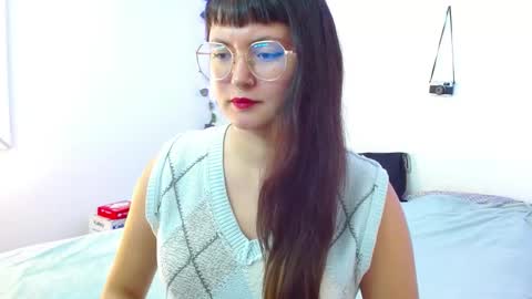 Snapshot of mily_baker chatting on December 9, 10:20 pm mily_baker online show from December 9, 10:20 pm