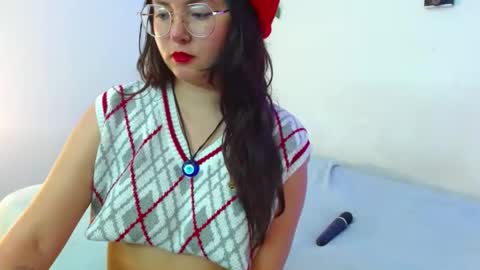 Snapshot of mily_baker chatting on March 5, 5:39 pm mily_baker online show from March 5, 5:39 pm