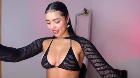 Snapshot of mily_ortiz chatting on October 13, 1:33 pm Mily Ortiz online show from October 13, 1:33 pm