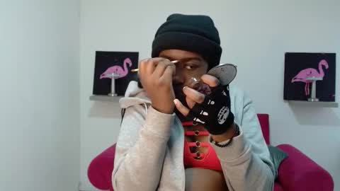 Snapshot of milykabombastik chatting on October 22, 12:38 pm milykabombastik online show from October 22, 12:38 pm