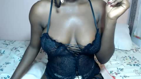 Snapshot of mimiebony chatting on June 5, 6:42 am mimiebony online show from June 5, 6:42 am