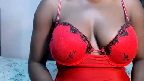 Snapshot of mimiebony chatting on July 7, 7:23 am mimiebony online show from July 7, 7:23 am