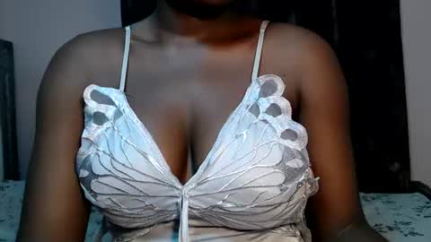 Snapshot of mimiebony chatting on July 13, 7:55 am mimiebony online show from July 13, 7:55 am
