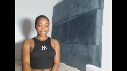 Snapshot of mimiluv6 chatting on October 31, 11:17 pm mimi online show from October 31, 11:17 pm