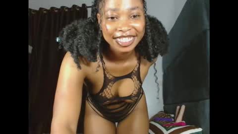 Snapshot of mimiluv6 chatting on December 16, 4:01 pm mimi online show from December 16, 4:01 pm