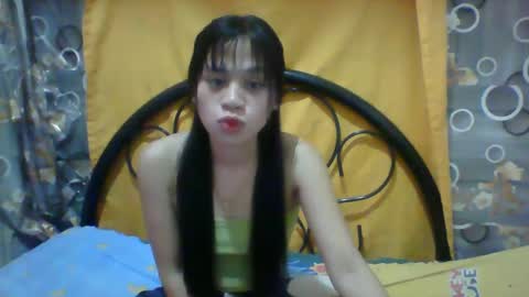 Snapshot of mimiyolove chatting on February 17, 5:43 pm mimiyolove online show from February 17, 5:43 pm