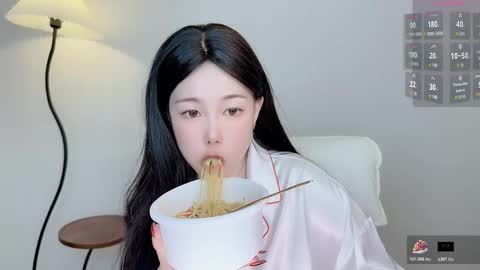 mimmouo online show from February 19, 12:23 pm